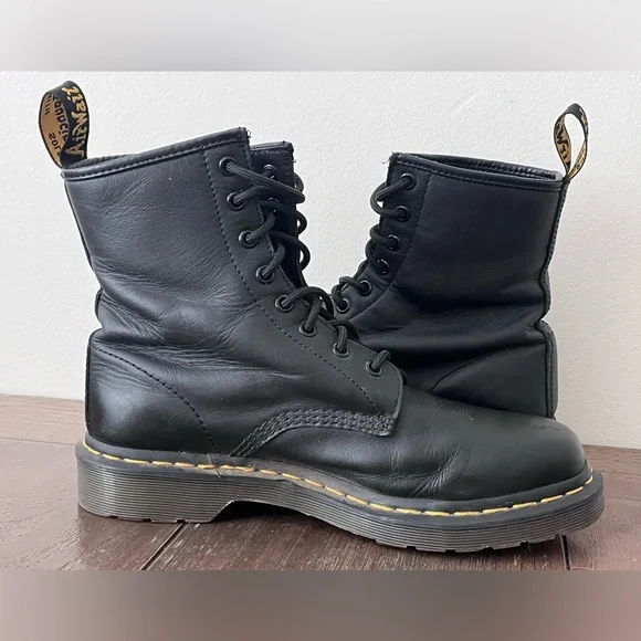 Dr. Martens 1460 Vonda Embroidered Roses Black Leather Boots Womens size 9 - Picture 4 of 11